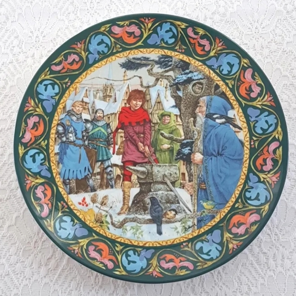 Wedgwood King Arthur Draws The Sword Bone China Collector Plate
